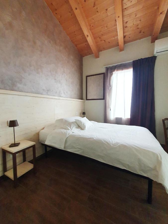 Osteria E Locanda Del Viaggiatore Russi Εξωτερικό φωτογραφία