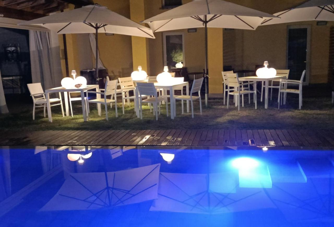 Osteria E Locanda Del Viaggiatore Russi Εξωτερικό φωτογραφία